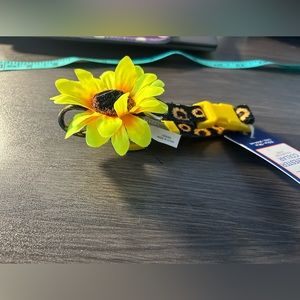 New with tags flower collar